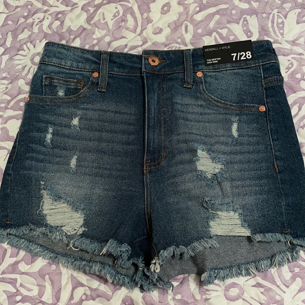 Kendall + Kylie Jean shorts size 7/28